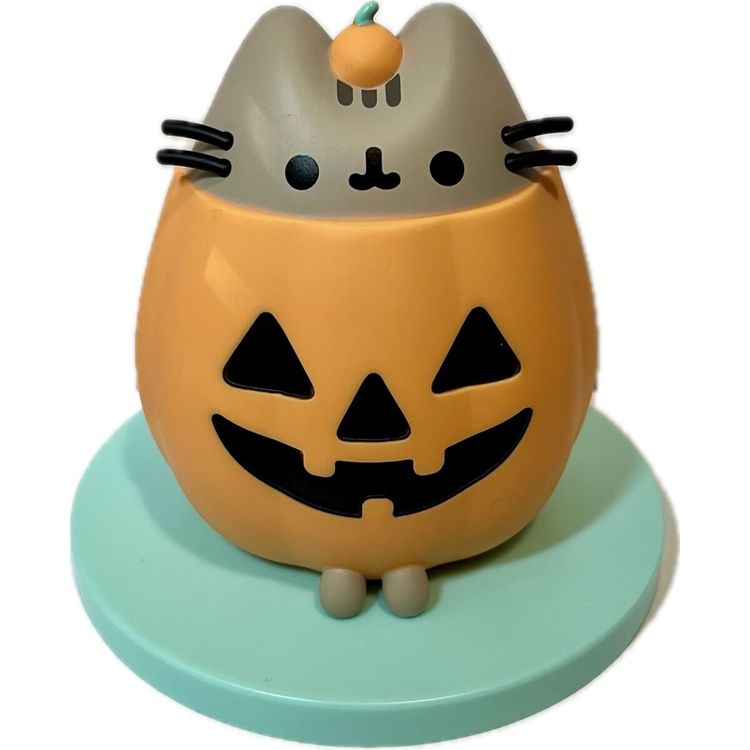 Pusheen Pumpkin Vinyl Figure (Fall 2025) by Andrew Duff