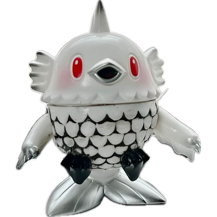 Toys-to-Art Showcase Edition – White/Black/Red by Hikari Bambi