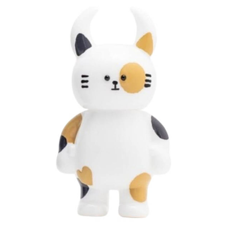 Spotted My Home Cat Uamou by Fluffy House