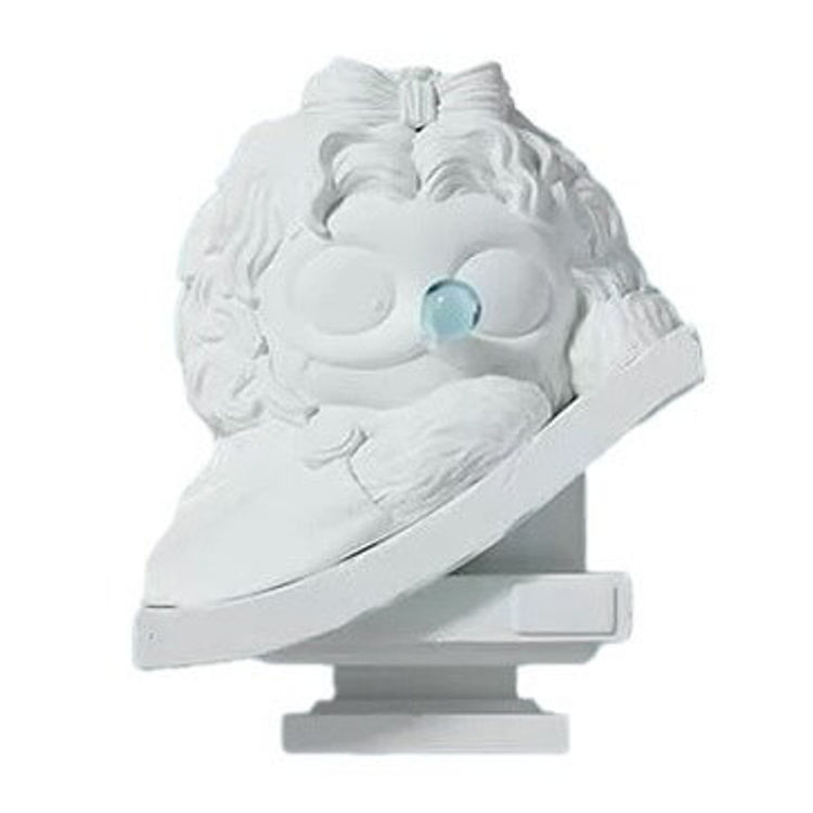 Statue GGrr by Yinan