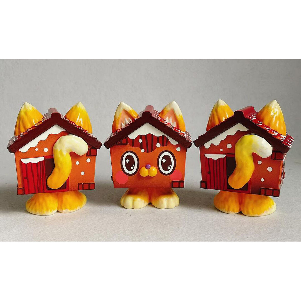 Sweet Home Cat Ginger Triplet (Looking Straight)