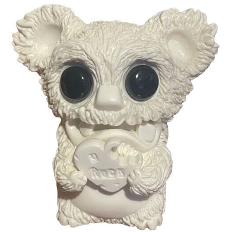 White Lionel by Majic Monsters