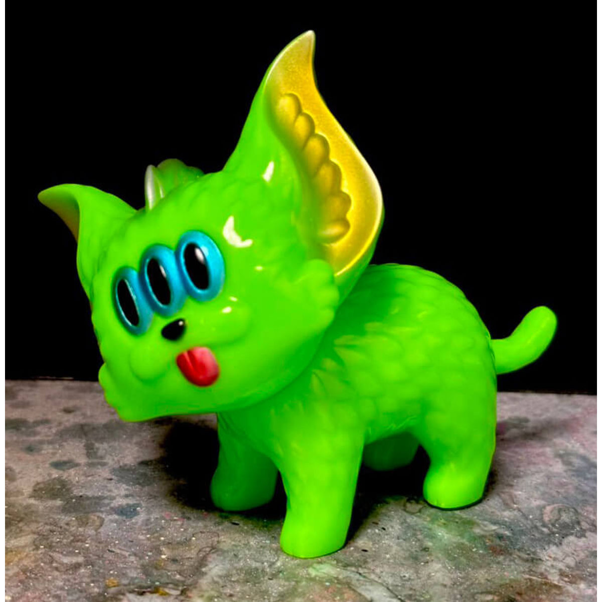 Yanchar Cat Geen Yellow (Blue Eyes)