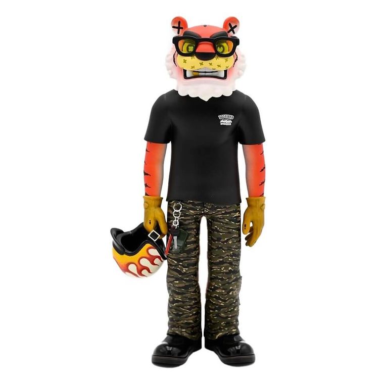 Black Shirt Yellow Hands Boxtiger by Jackpot777 (Minjae Baek)