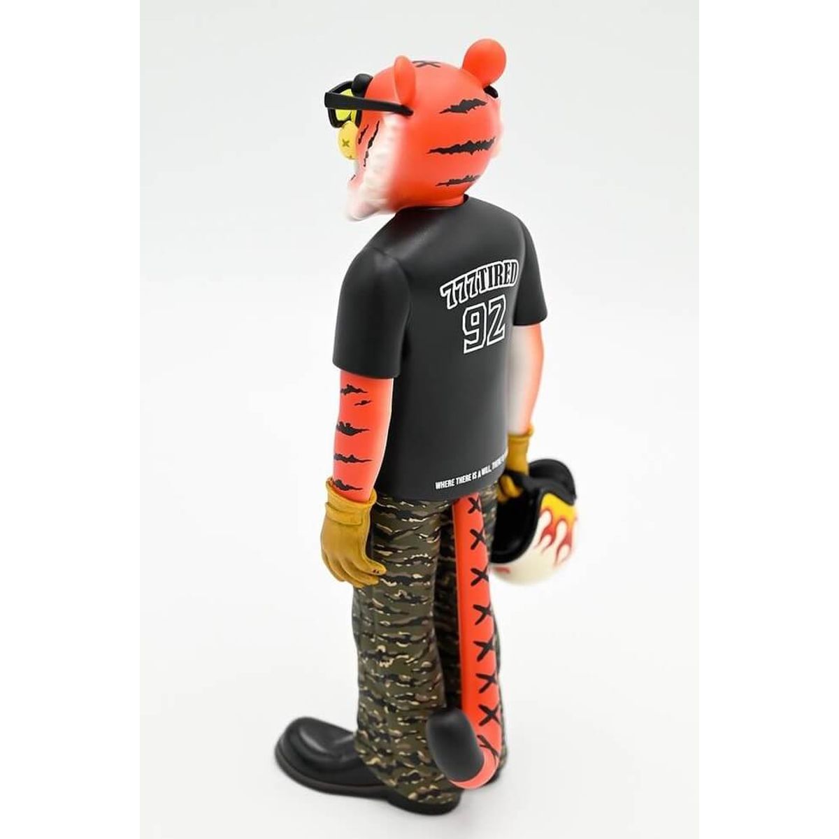 Black Shirt Yellow Hands Boxtiger