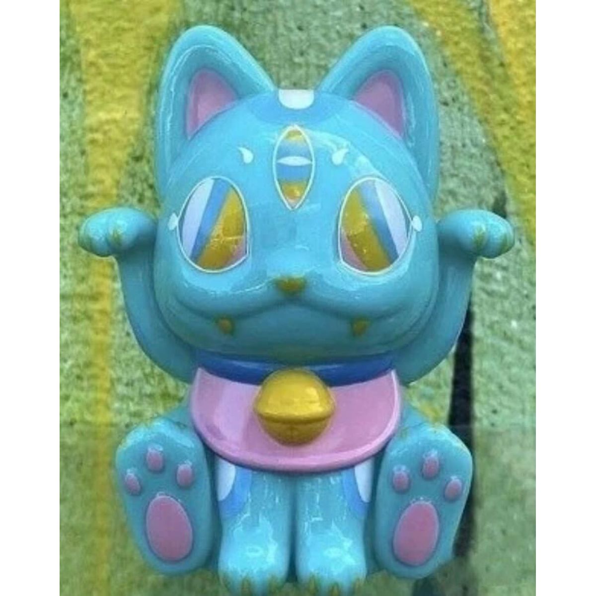 Three Eyed Cat (blue/pink)