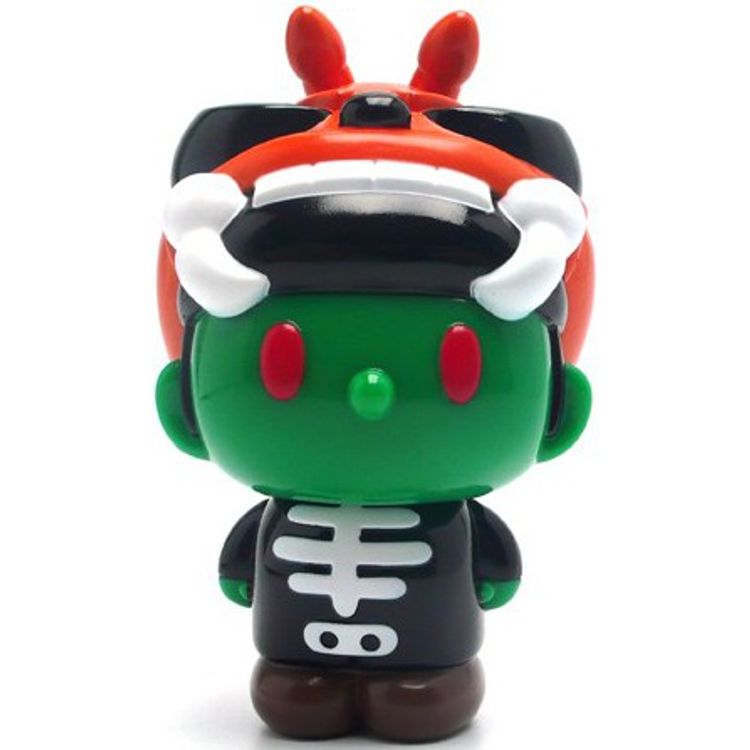 Skullbeetan - Halloween Green by Convex