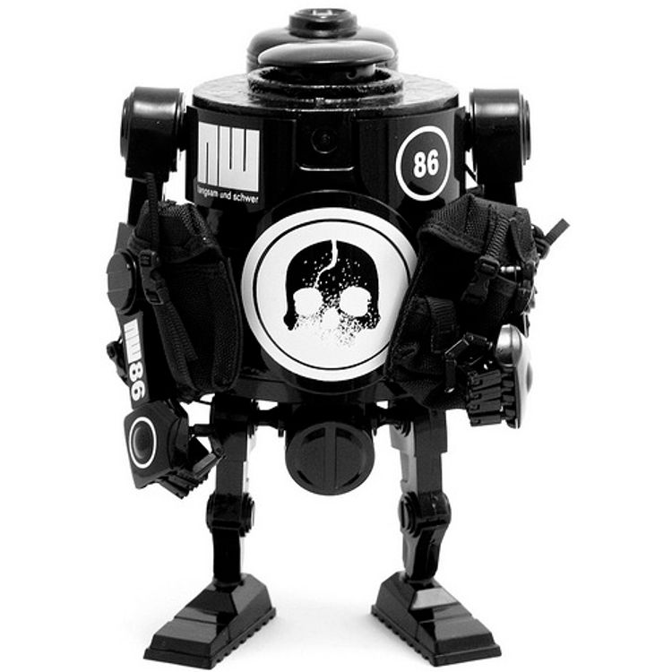 MK2 Nightwatch Bramble (Black Guard) by Ashley Wood