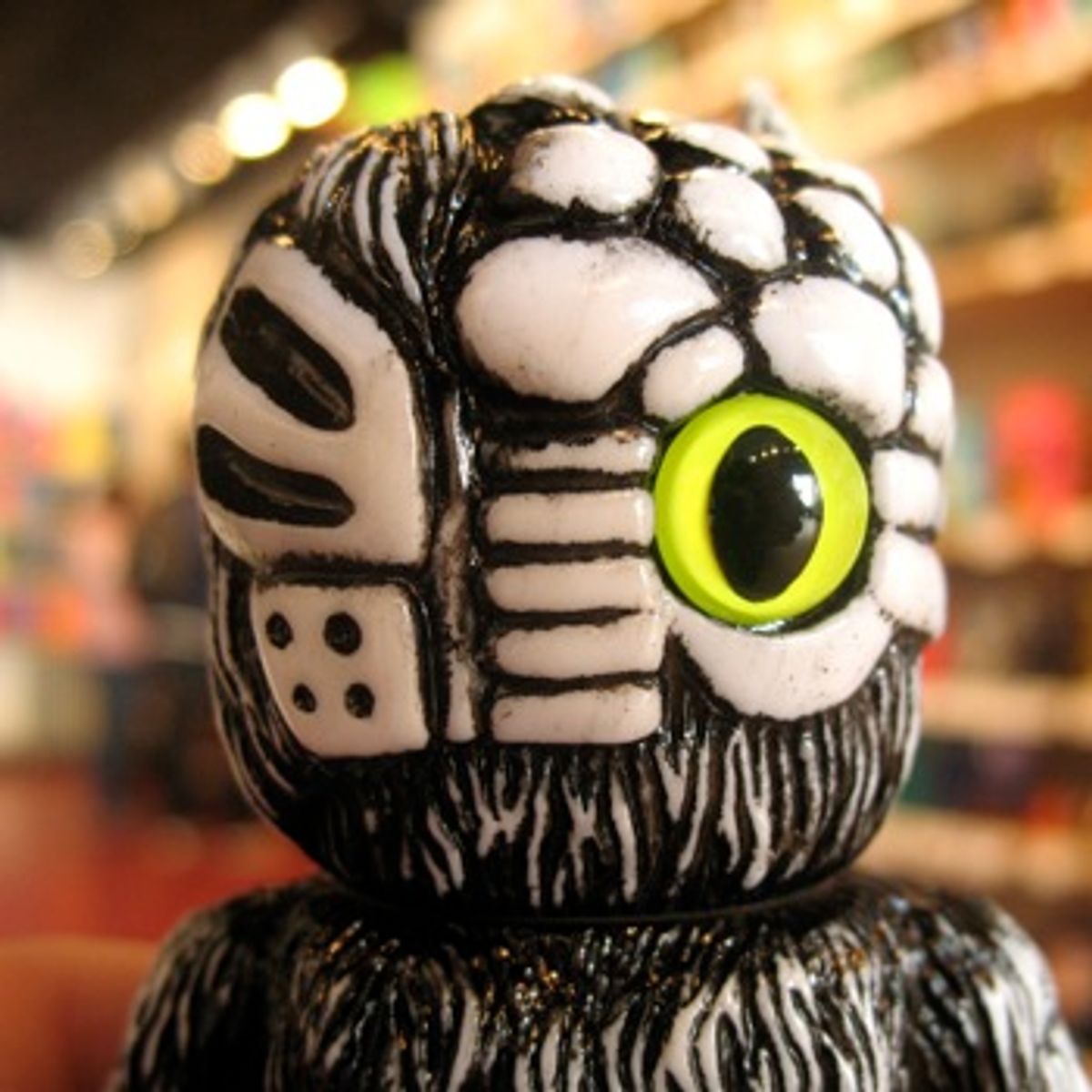 Mini Beast Chaosman - White and Black Rub