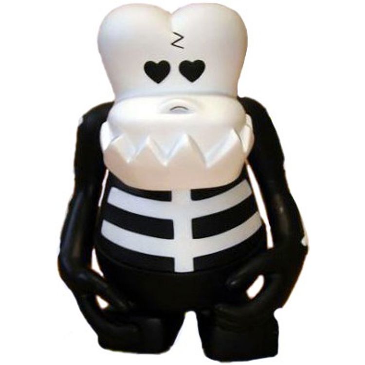 Black & White Skull Kun (Love KO) by Bounty Hunter [BxH]