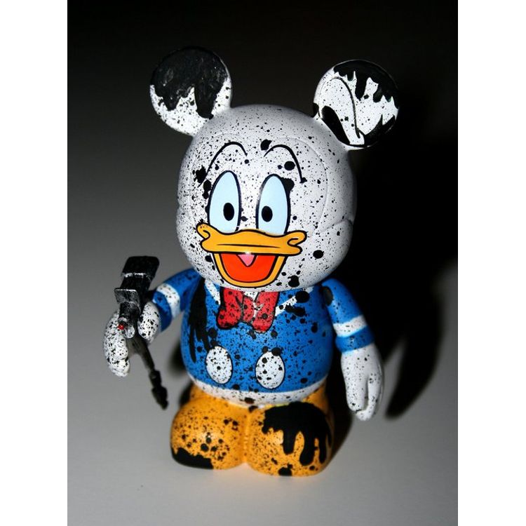 Graffiti Donald Duck (Black Paint) by Evilos
