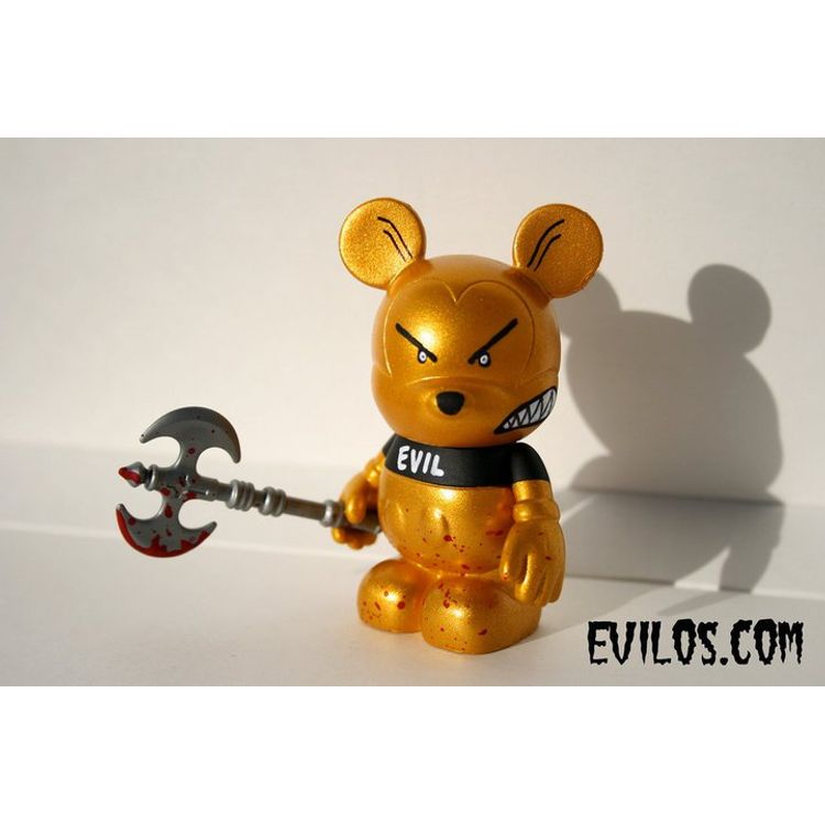 Evil Pooh (Black Shirt, Axe) by Evilos