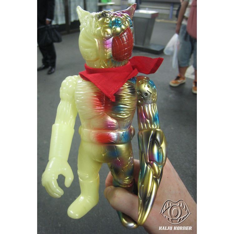 Chaosman No. 3 - Half Glow/Half Golden by Real X Head (Mori Katsura)