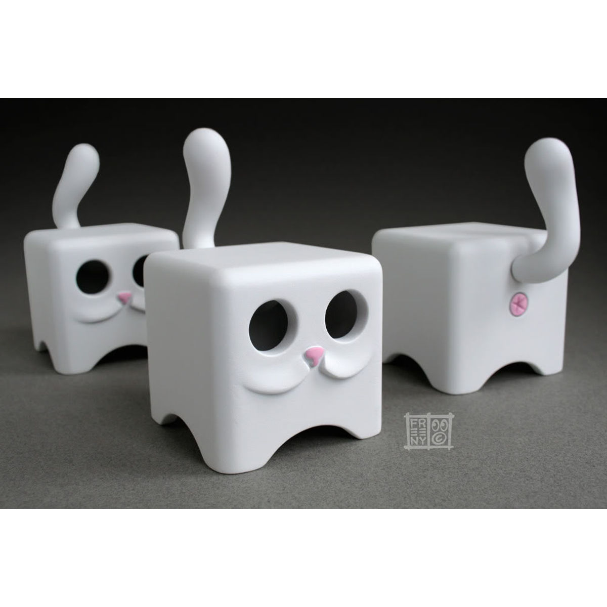 Moofs - White