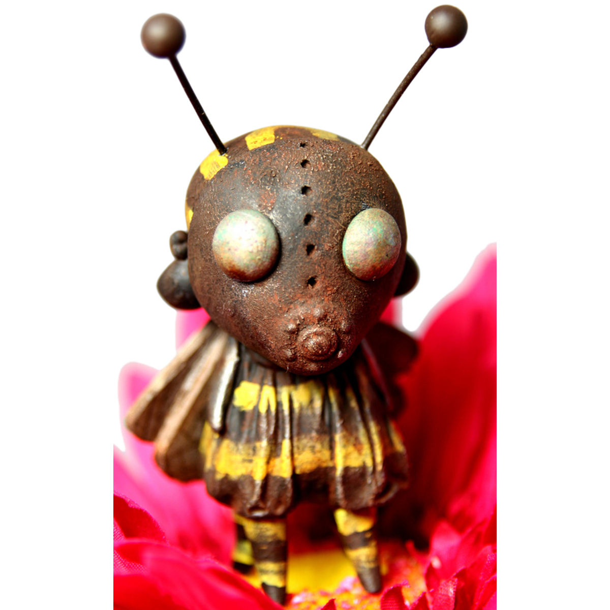 Beezel - Golden Ticket Figure