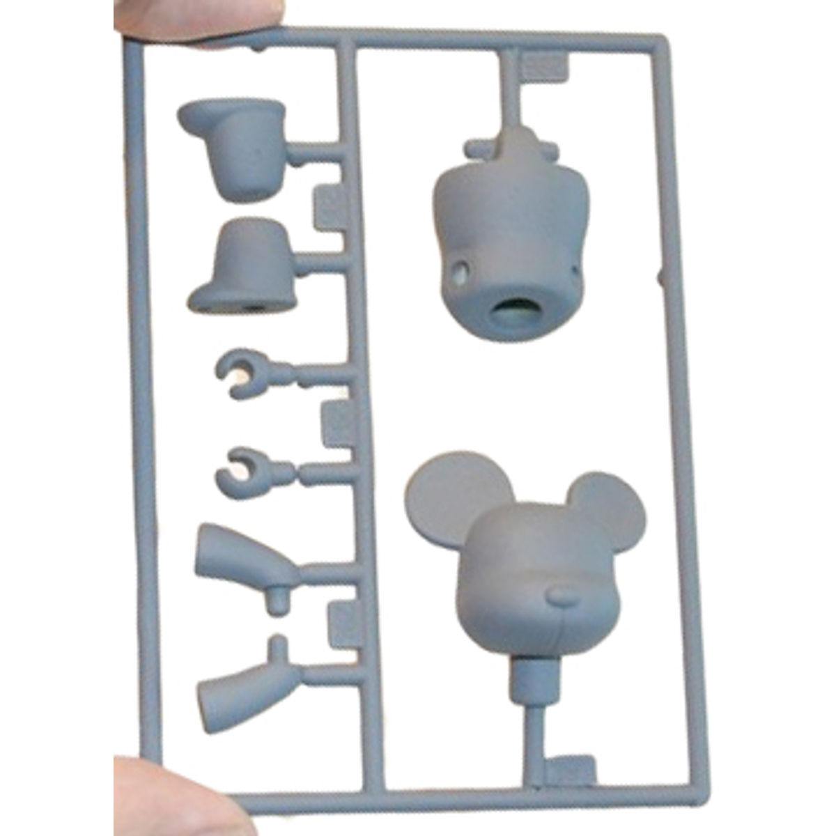 Qee Sprue