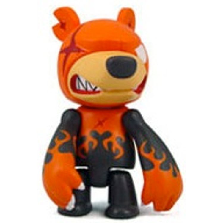 Knuckle Bear Qee Waver by Touma