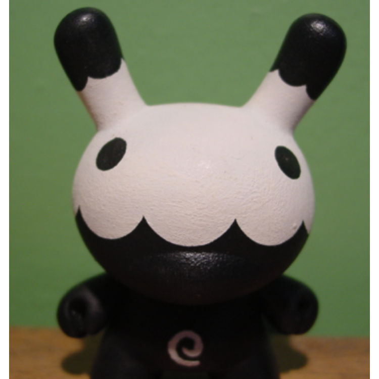 Monochrome Skull Dunny by Squidnik