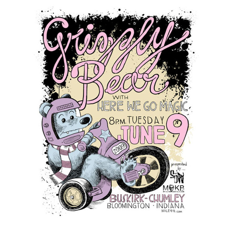 Grizzly Bear by Mile 44