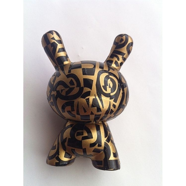 text_r dunny - gold_n drag_n by Ryan the Wheelbarrow
