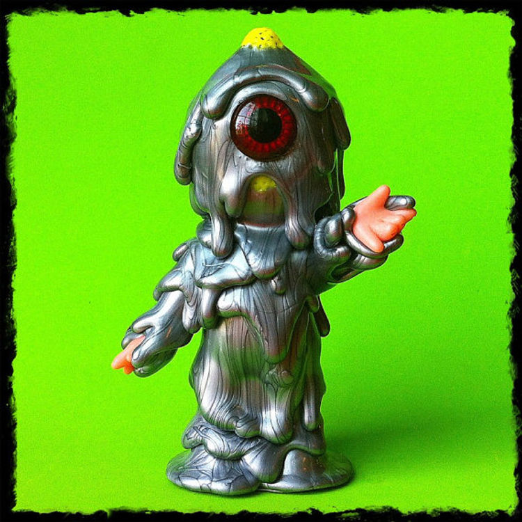 Slee Eki - metallic silver by Honkeylips (Kevin Herdeman)