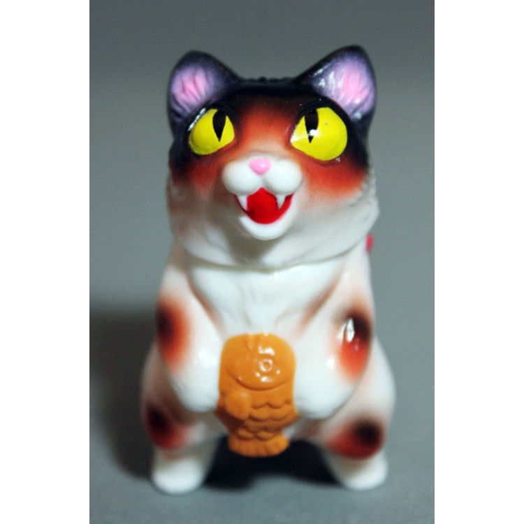 Micro Kaiju Negora by Konatsu Koizumi