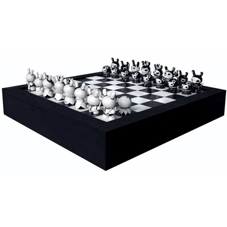 Shah Mat II : The Great Sartorial Conundrum by Otto Bjornik