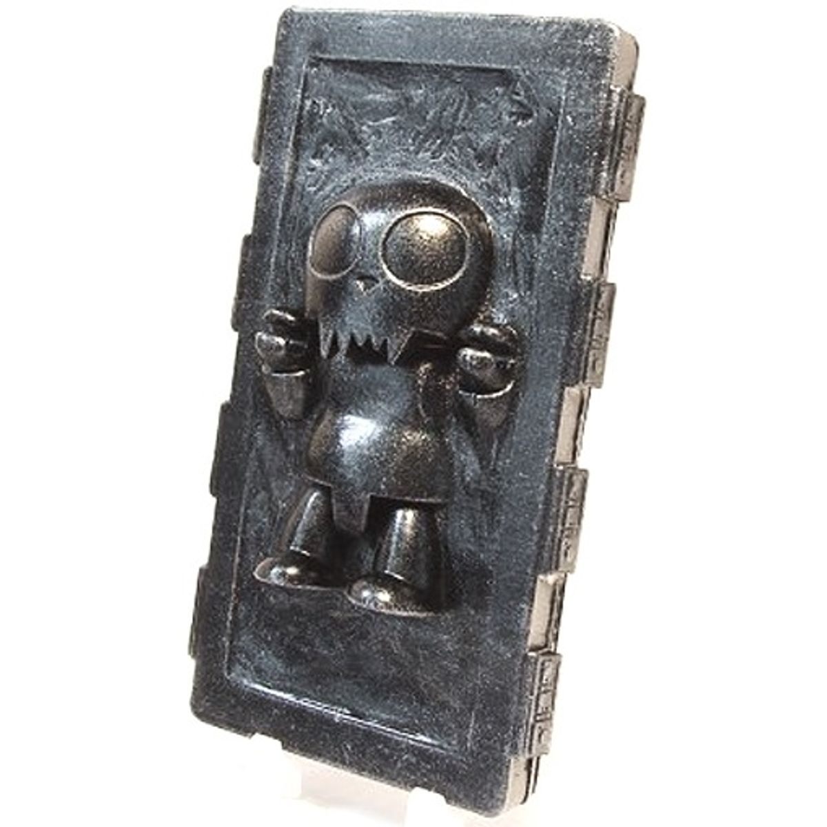 Qee in Qarbonite