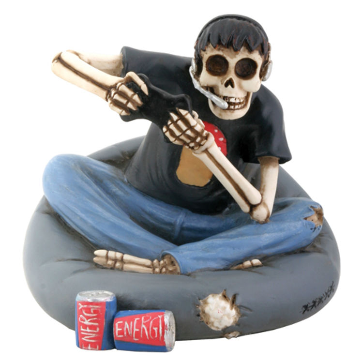 Skull Gamer by Dante Guerra