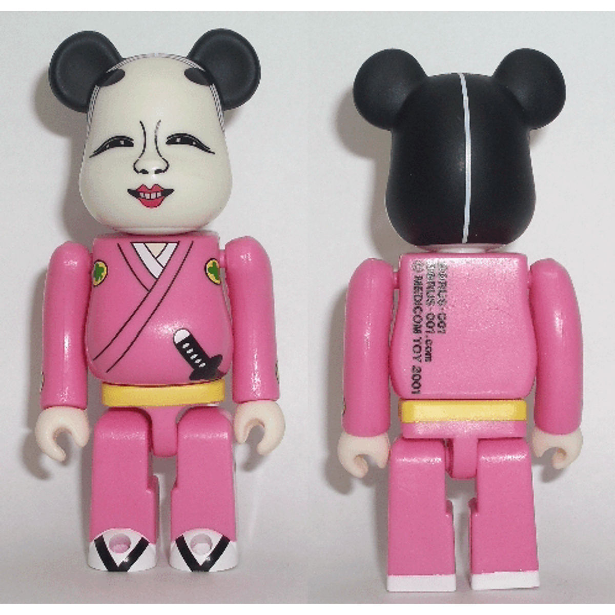 Toysrus A or B - Mysteric 100% Be@rbrick