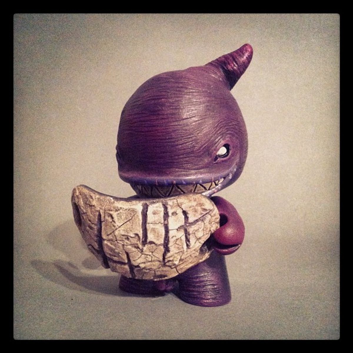 Shadow w/ Removable Mask