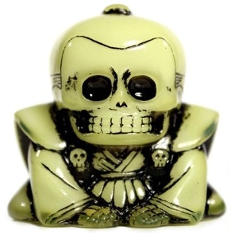 Honesuke - GID w/ Black Rub by Skull Toys (Takeuchi Yu)