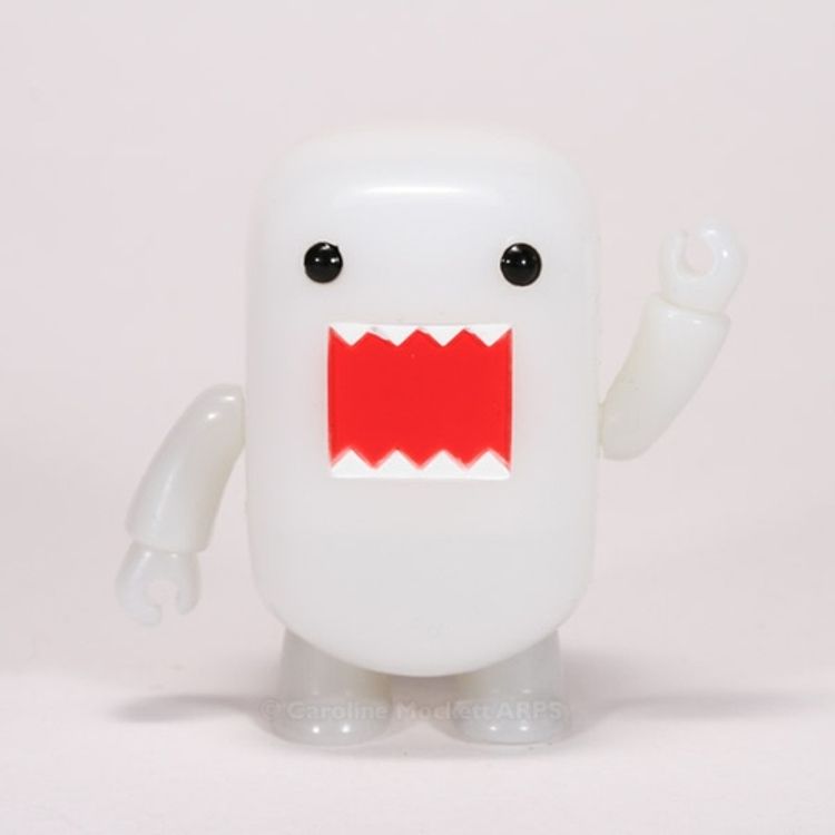 Domo - White (Mystery) [GID] by Dark Horse