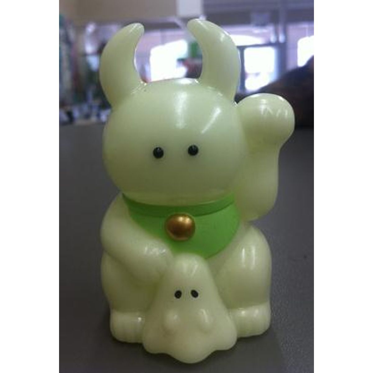 Fortune Uamou - GID/green collar