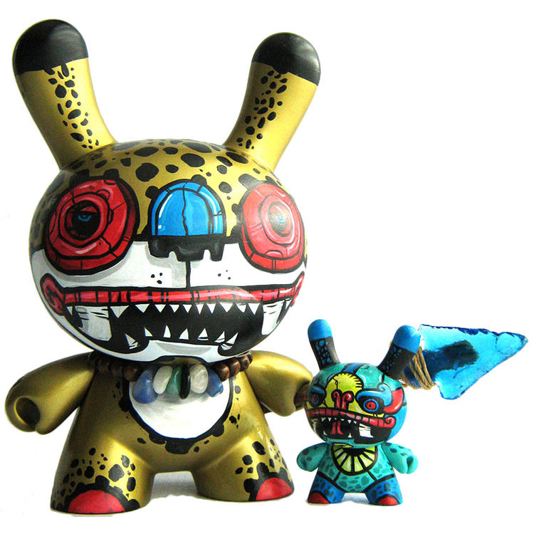 Gold jaguar soldier and Cuetzpalli by Frank Mysterio