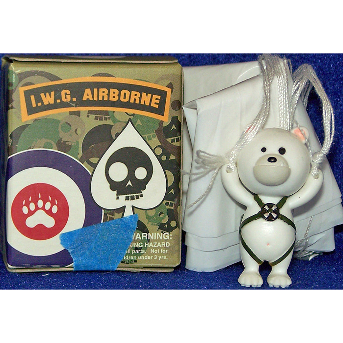 Airborne Titus (White)