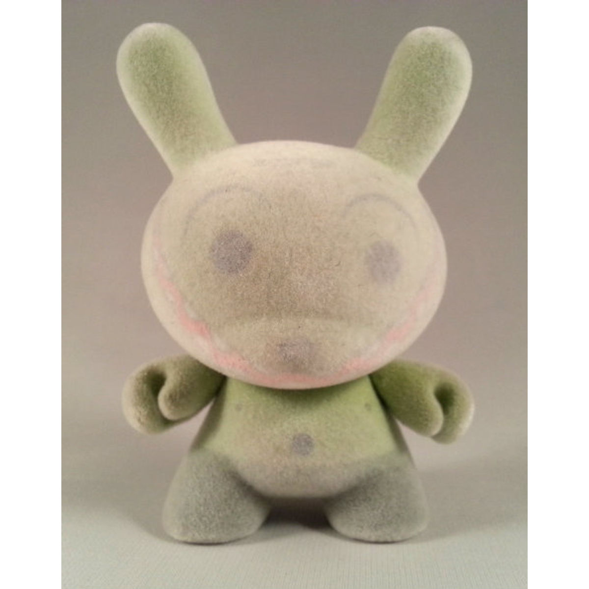 [Prototype] Flocked Grinning Green
