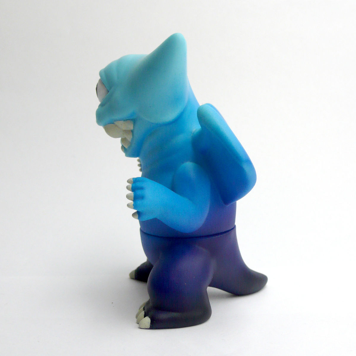 sky blue crouching deathra