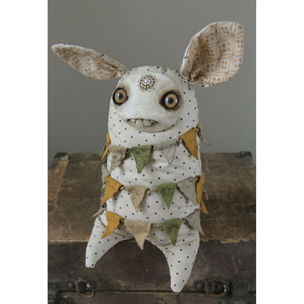 Everest (cream with flags)