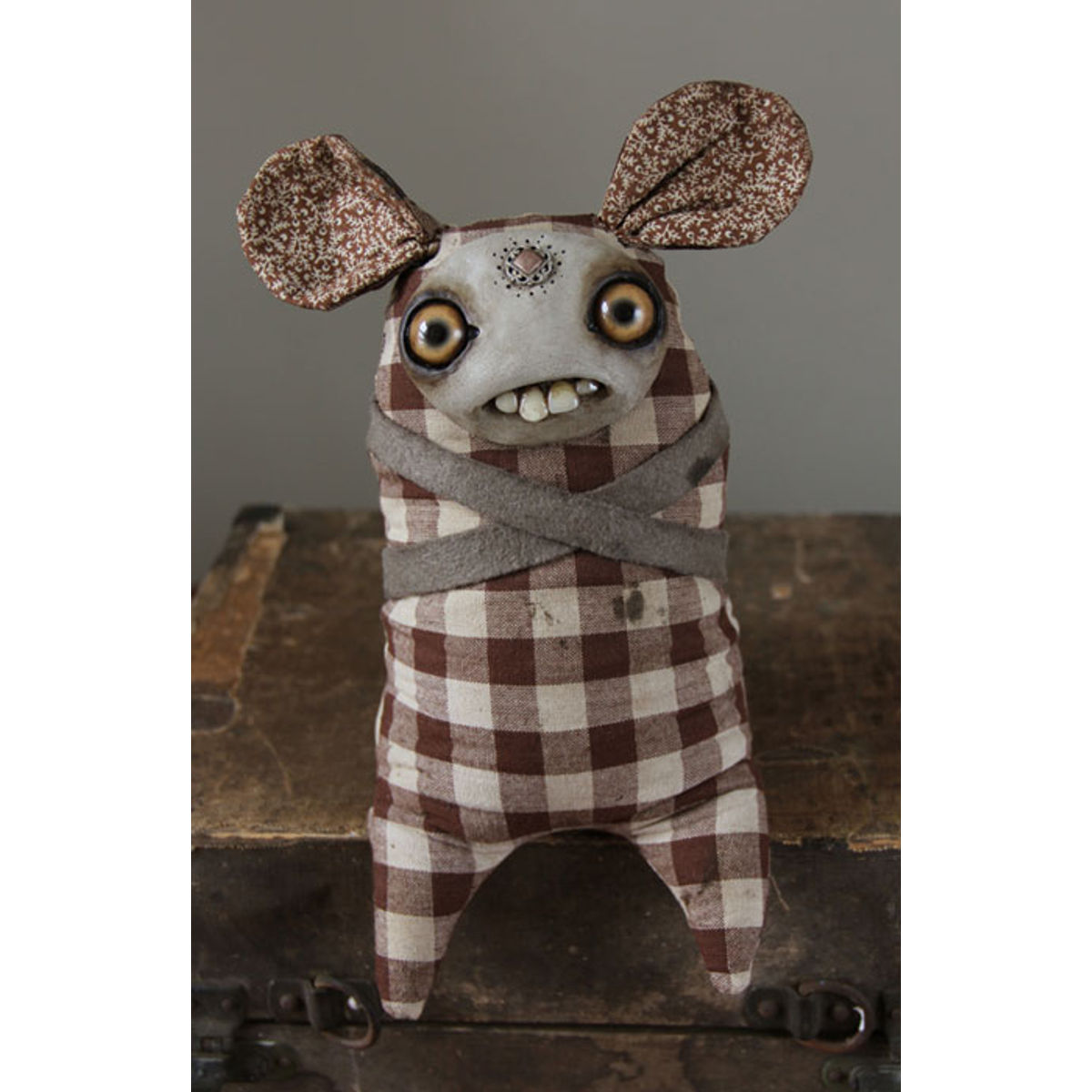 Shackleton (brown w/backpack)