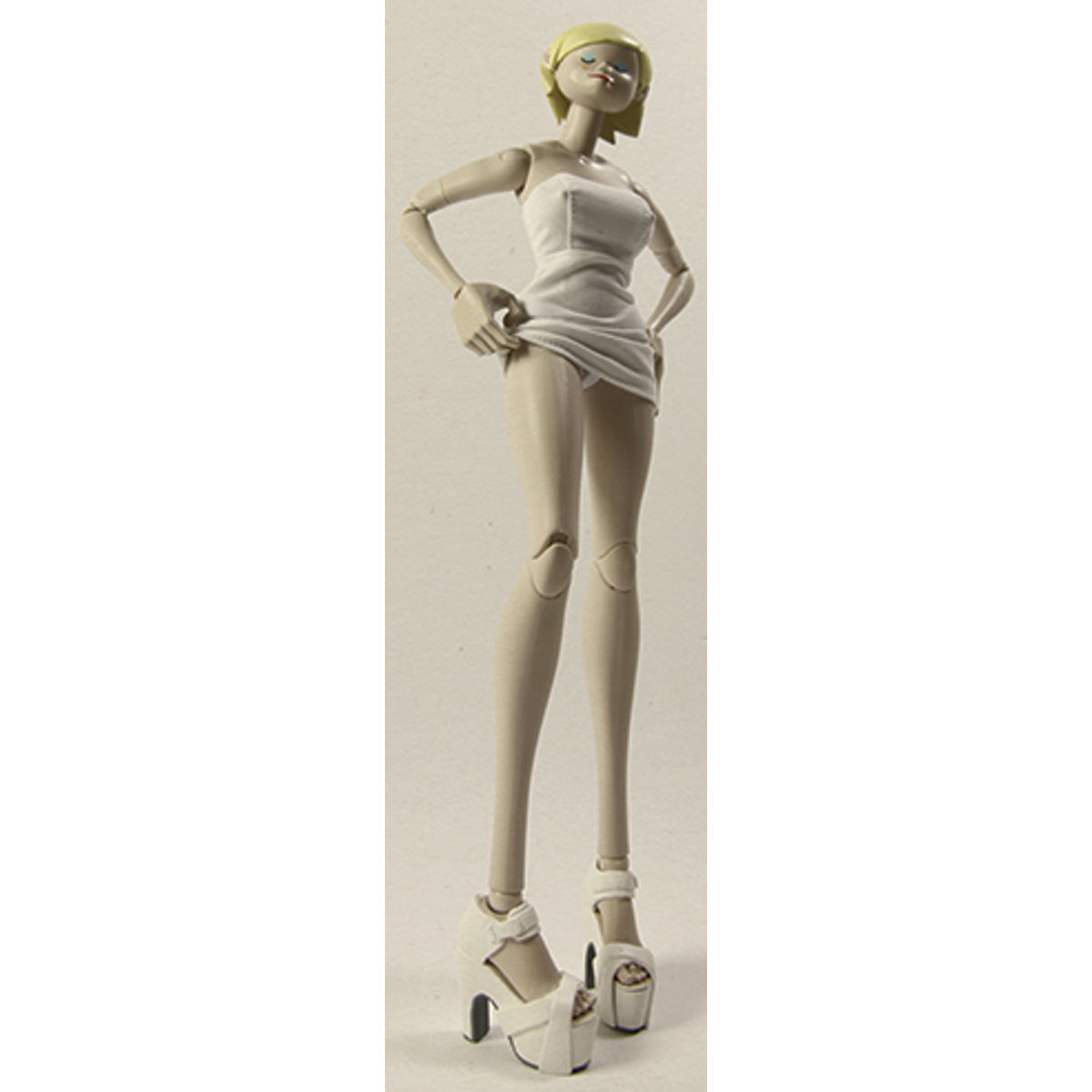 Isobelle Pascha - Gay Paree edition