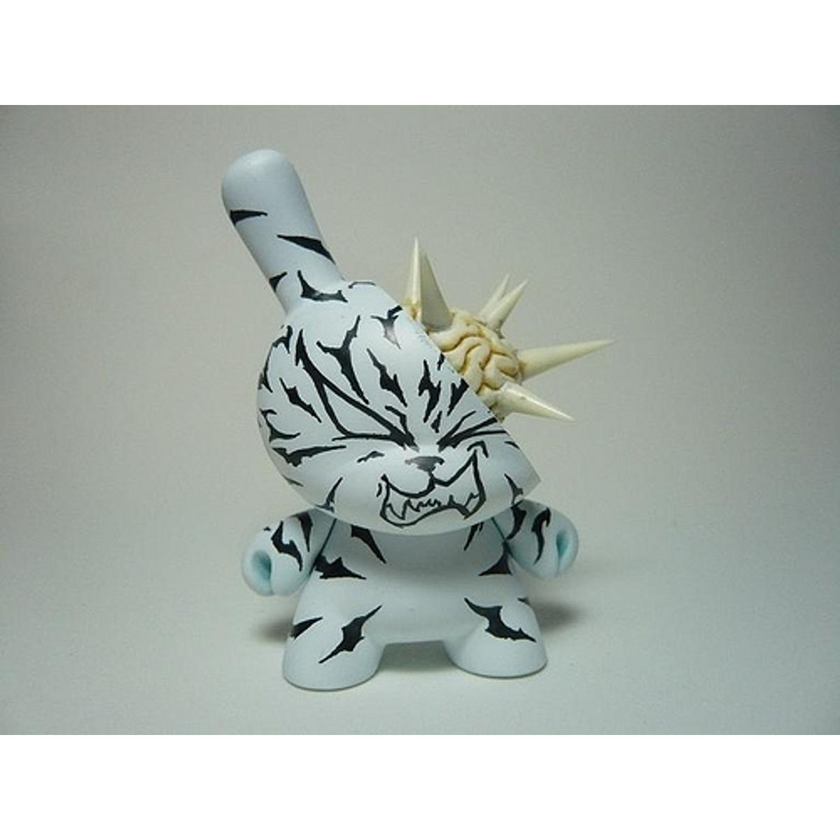WHITE TIGER DUNNY