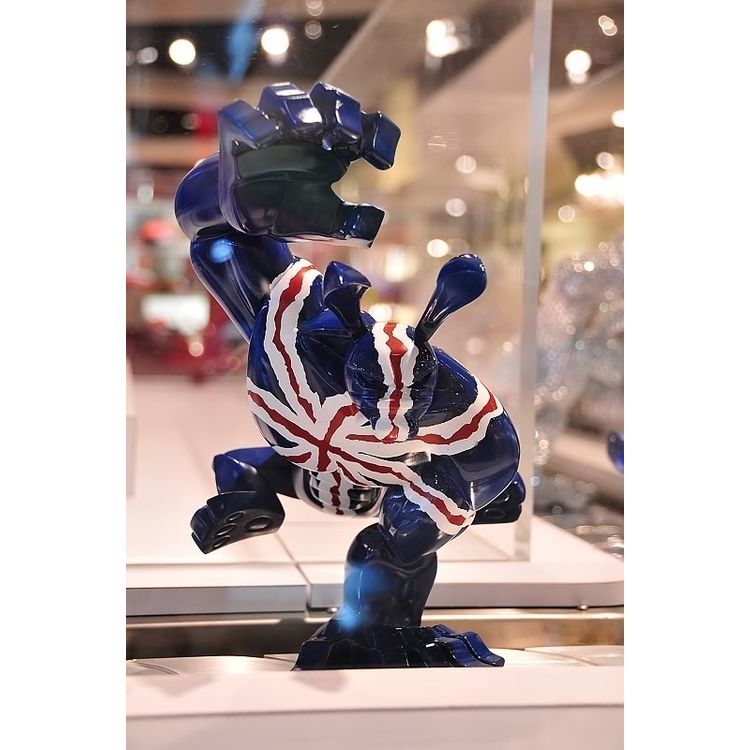 UK Paw by Trex Wang