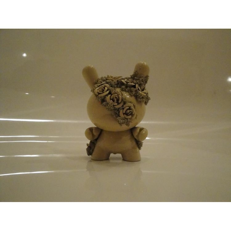 Beige Rose Dunny by Eechone