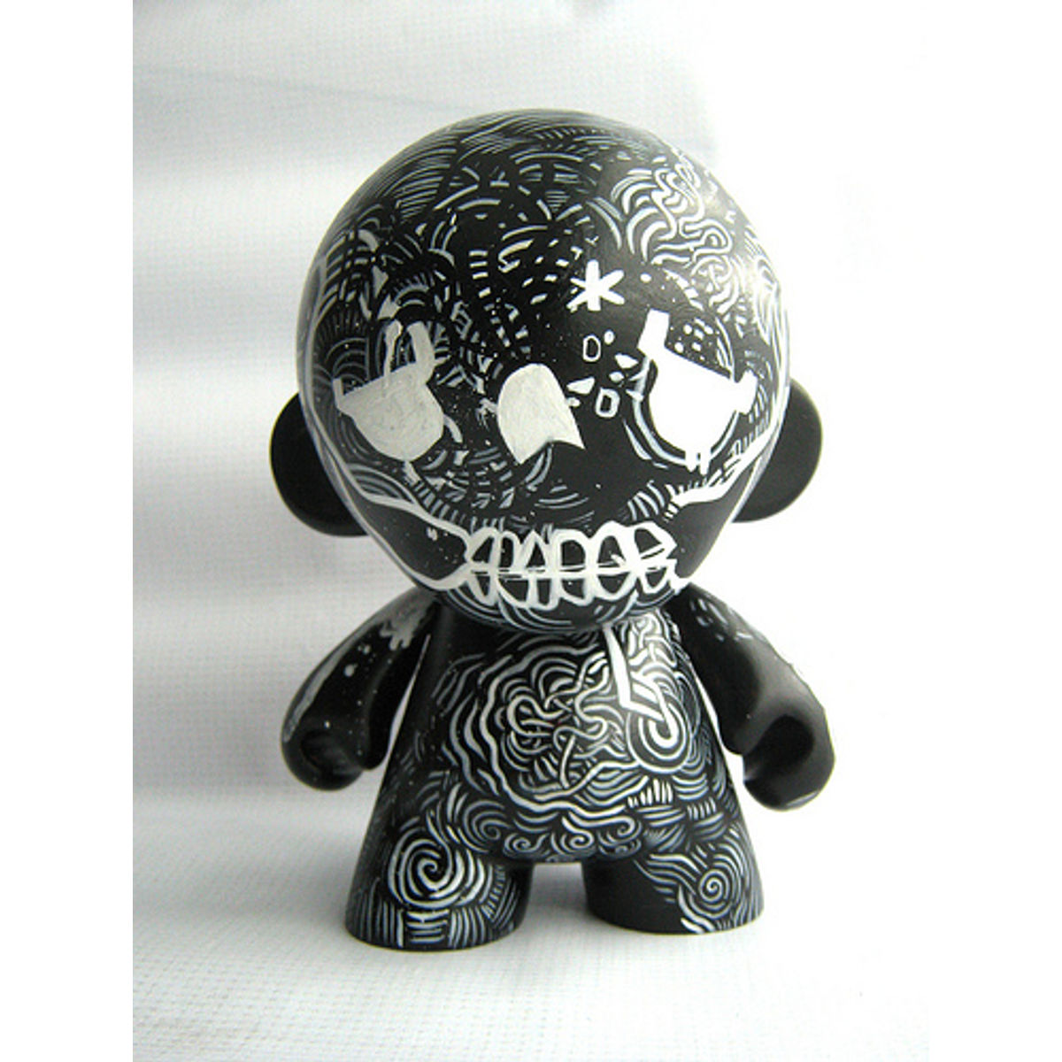 black skull munny