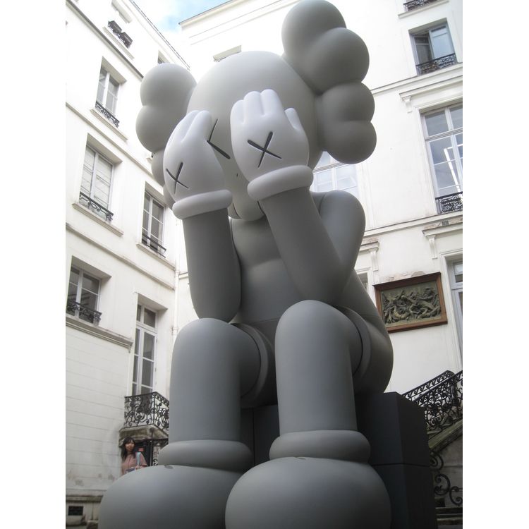 17ft Mono Passing Through Companion by Kaws (Brian Donnelly)