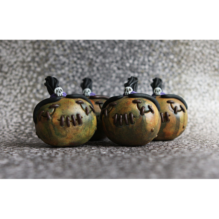 Suki the Shrunken Head by UME Toys (Richard Page)