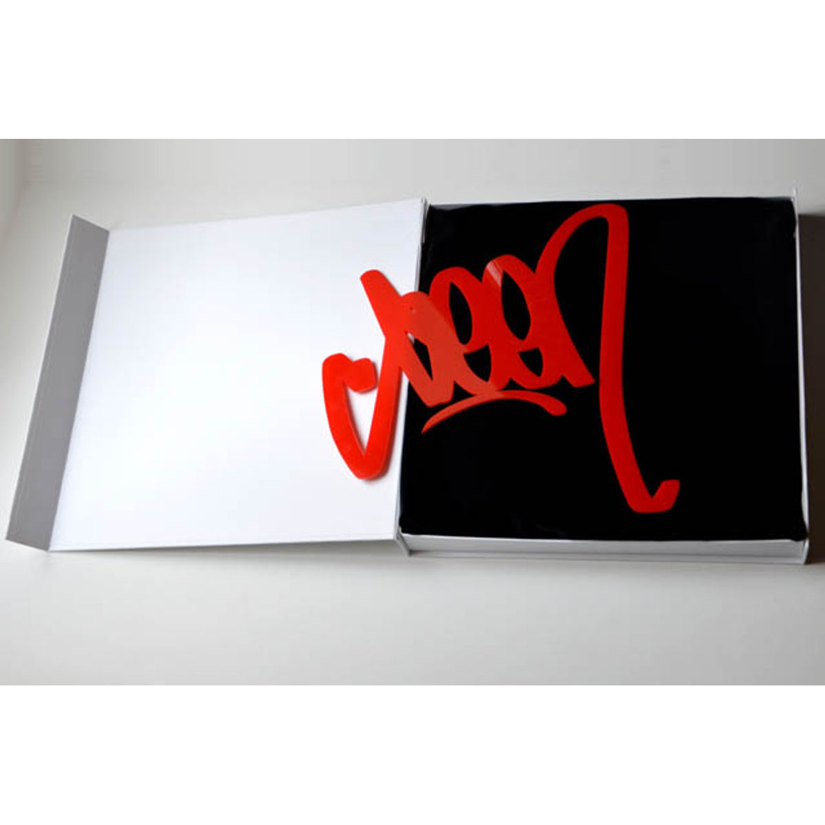 Seen signature - Red