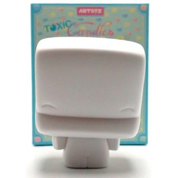 Marge Mallow - White by Stéphane Levallois