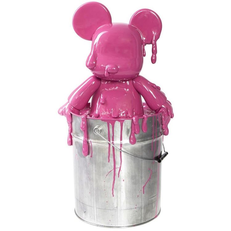 Closer Qee by VISEone